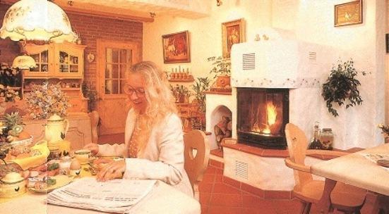 Hotel Gastgeb Есен Екстериор снимка