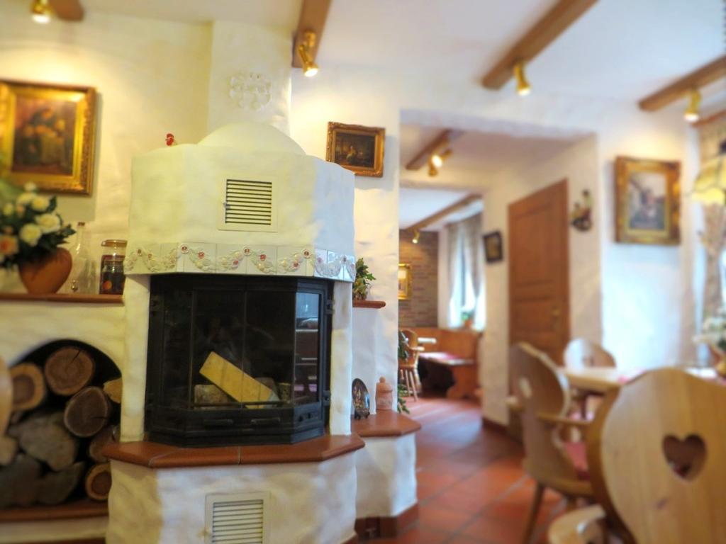 Hotel Gastgeb Есен Екстериор снимка